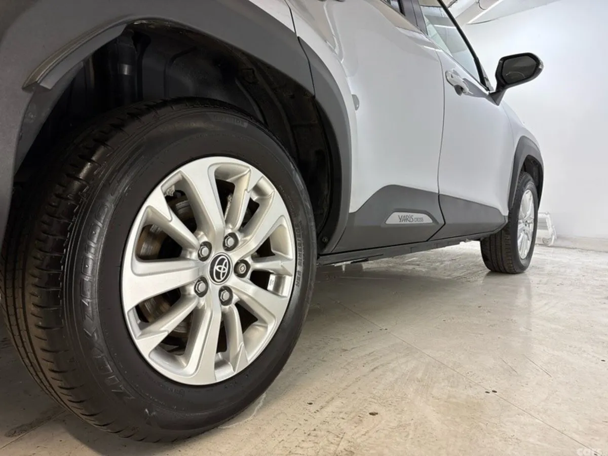 Toyota Yaris Cross SUV, Petrol Hybrid, 2023, Grey