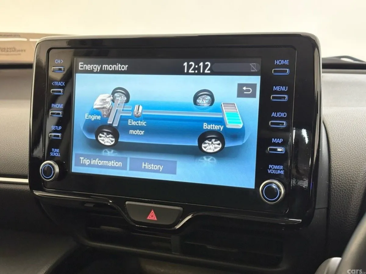 Toyota Yaris Cross SUV, Petrol Hybrid, 2023, Grey
