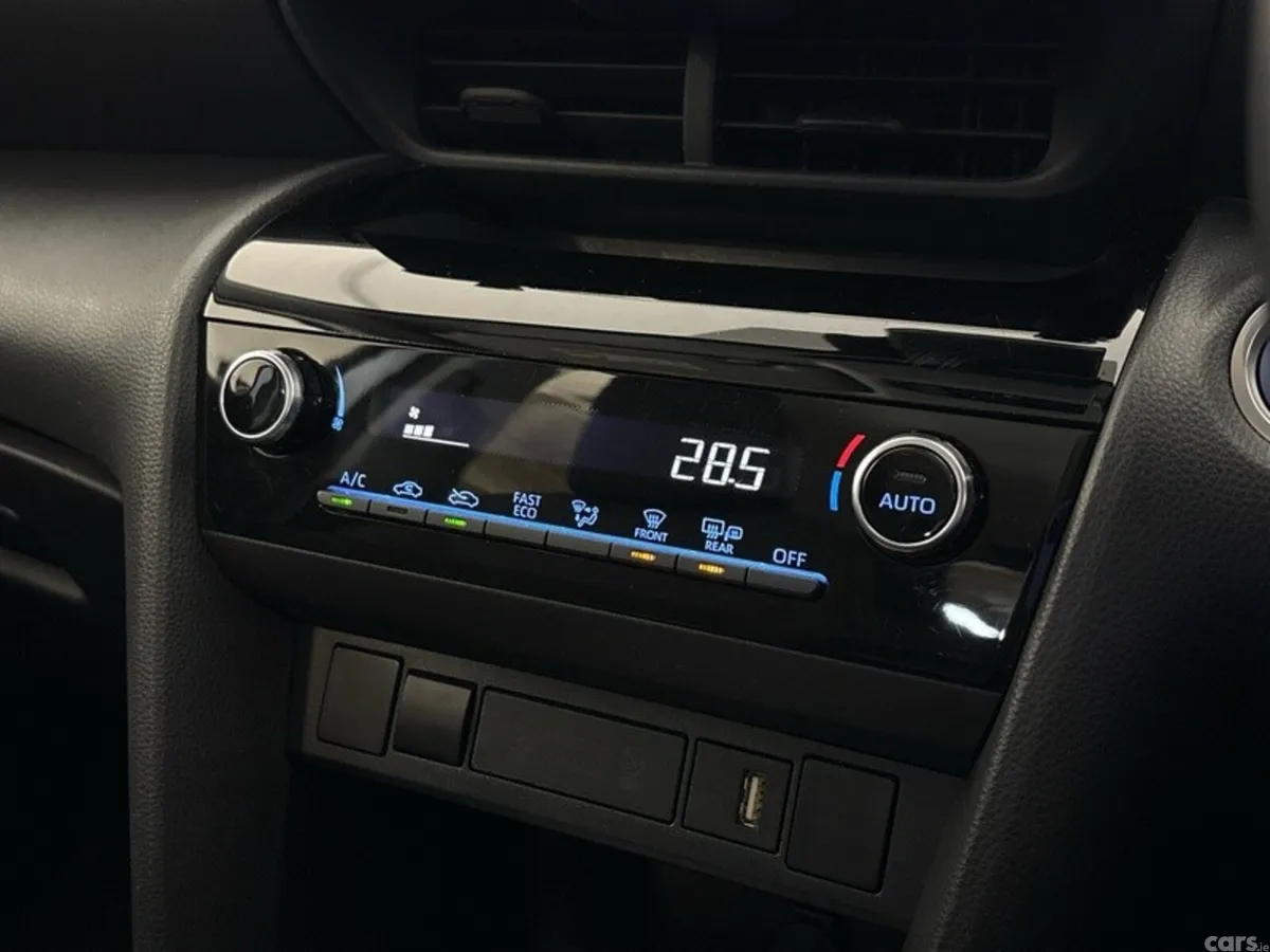 Toyota Yaris Cross SUV, Petrol Hybrid, 2023, Grey