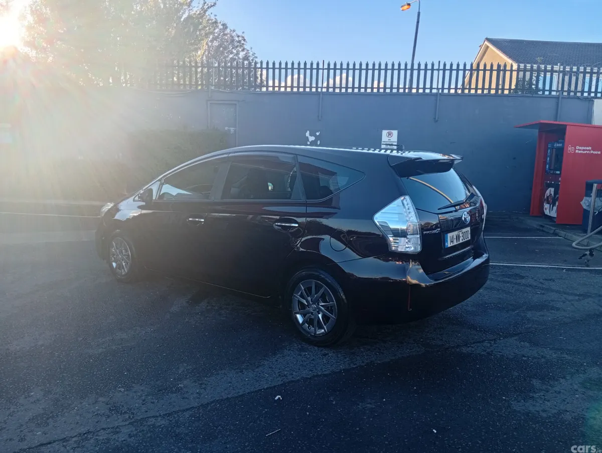 Toyota Prius MPV, Petrol Hybrid, 2014, Red