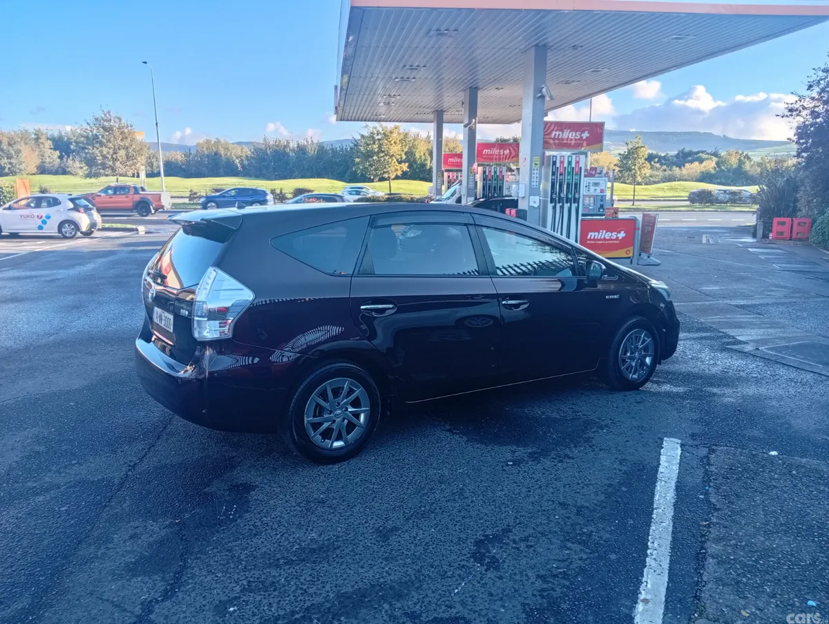 Toyota Prius MPV, Petrol Hybrid, 2014, Red