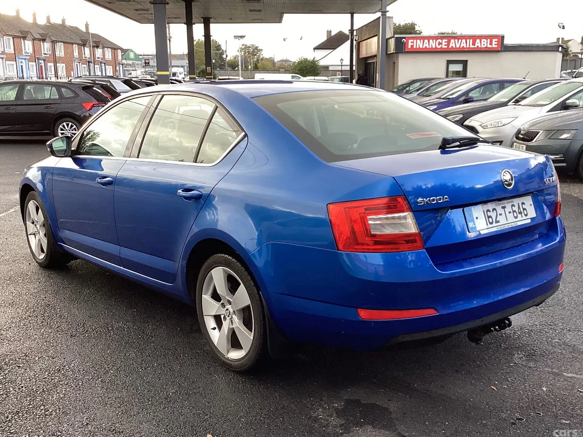 Skoda Octavia Saloon, Diesel, 2016, Blue