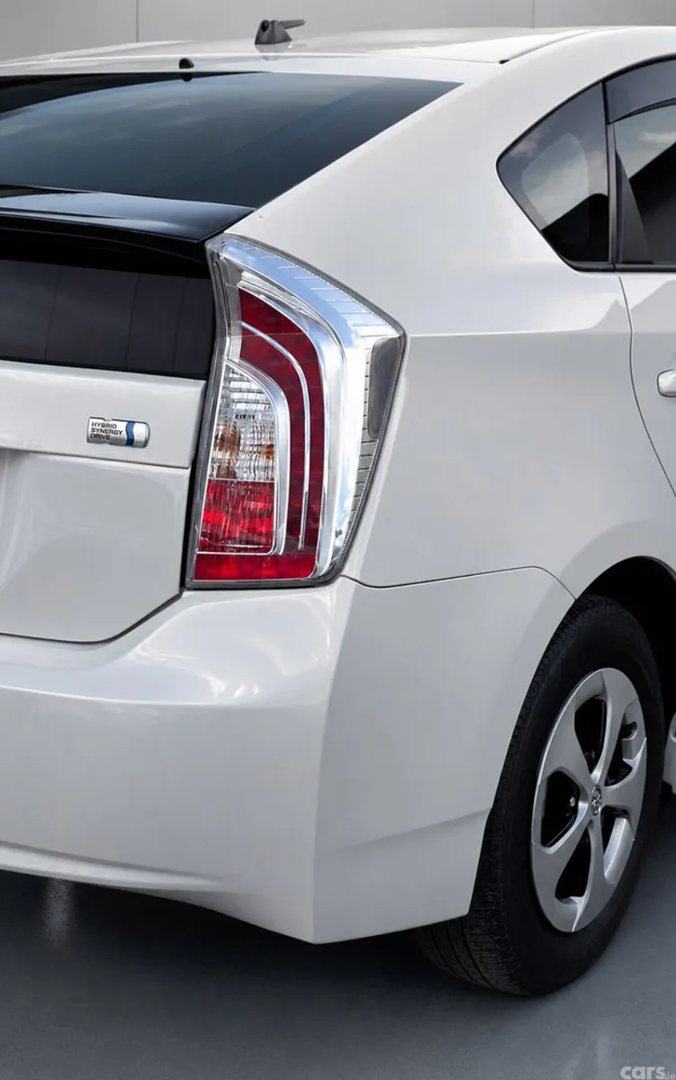 Toyota Prius Hatchback, Petrol Hybrid, 2015, White