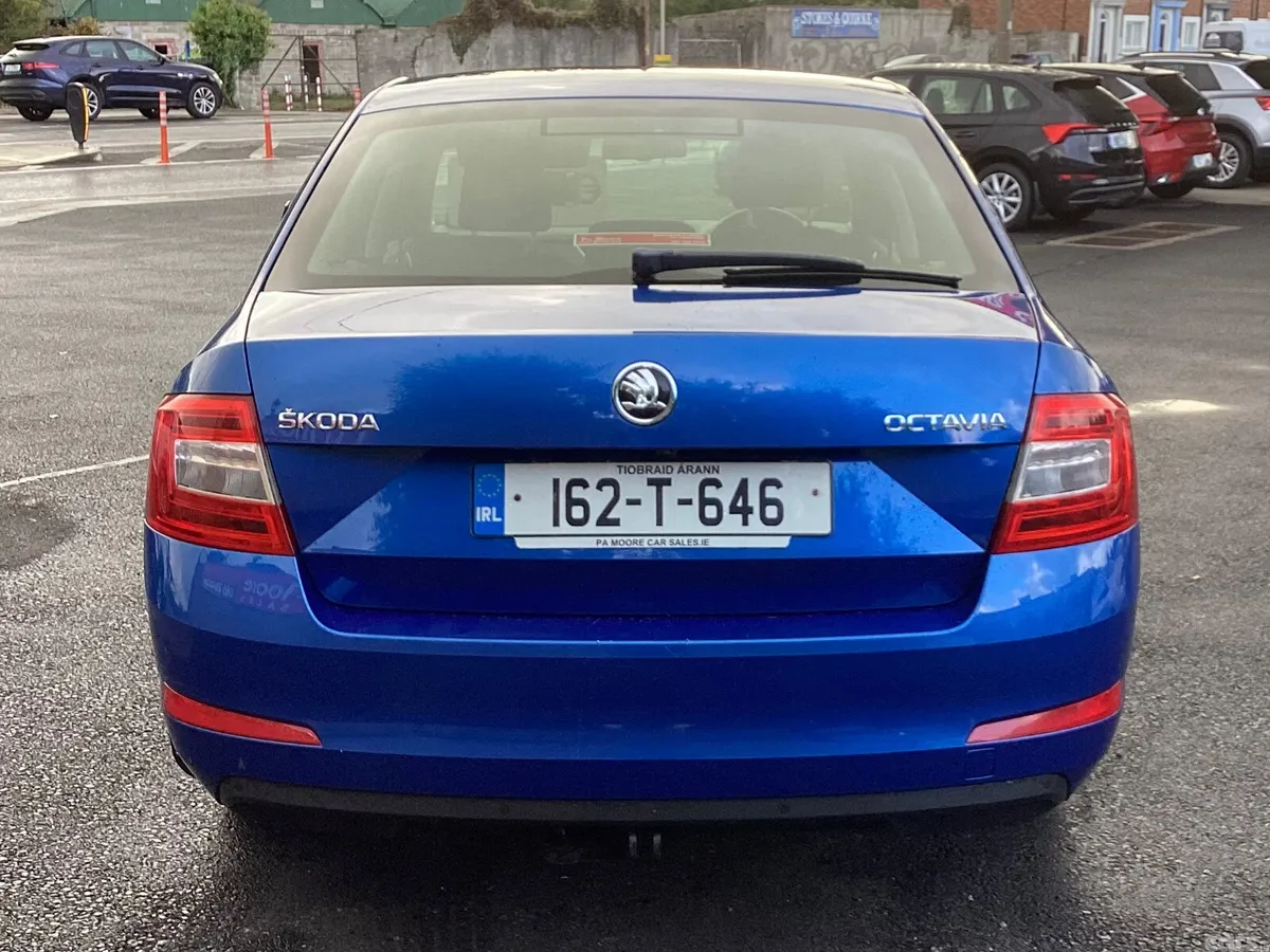 Skoda Octavia Saloon, Diesel, 2016, Blue