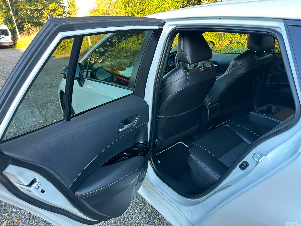 Toyota Corolla Estate, Petrol Hybrid, 2020, White