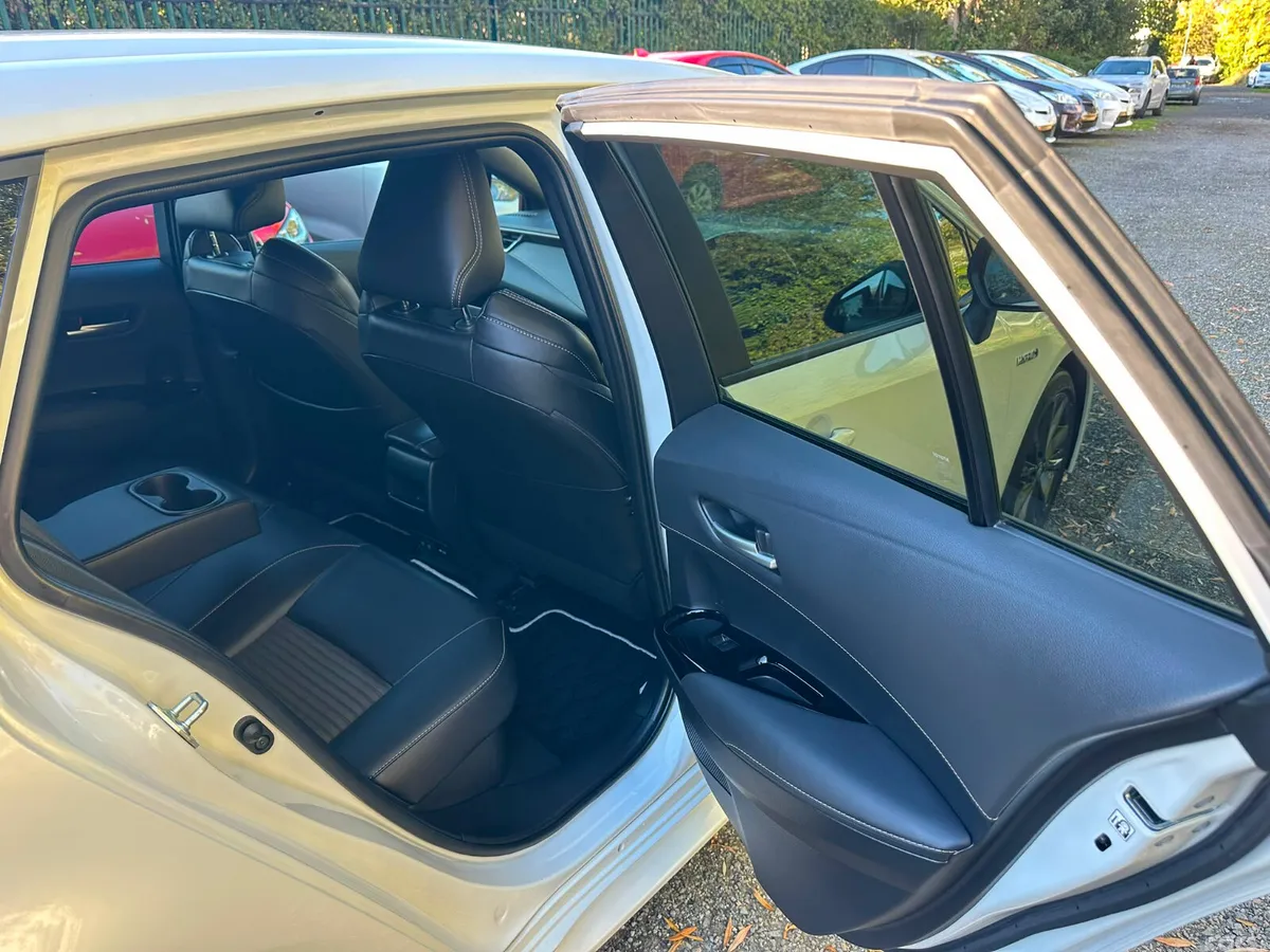 Toyota Corolla Estate, Petrol Hybrid, 2020, White