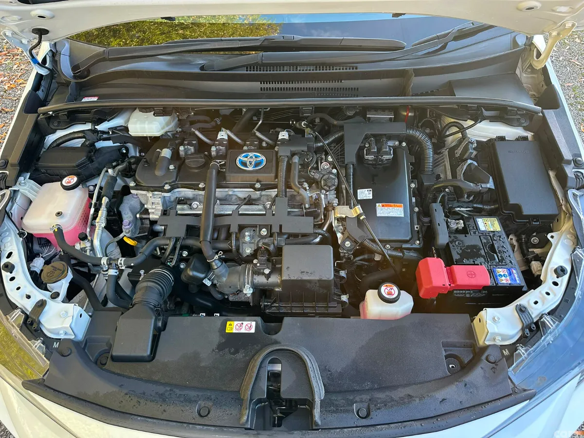 Toyota Corolla Estate, Petrol Hybrid, 2020, White