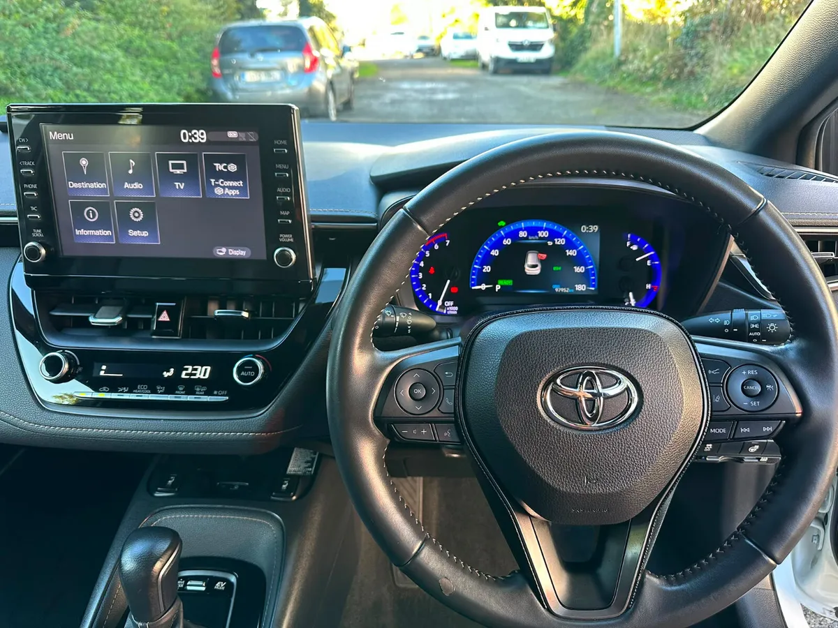 Toyota Corolla Estate, Petrol Hybrid, 2020, White