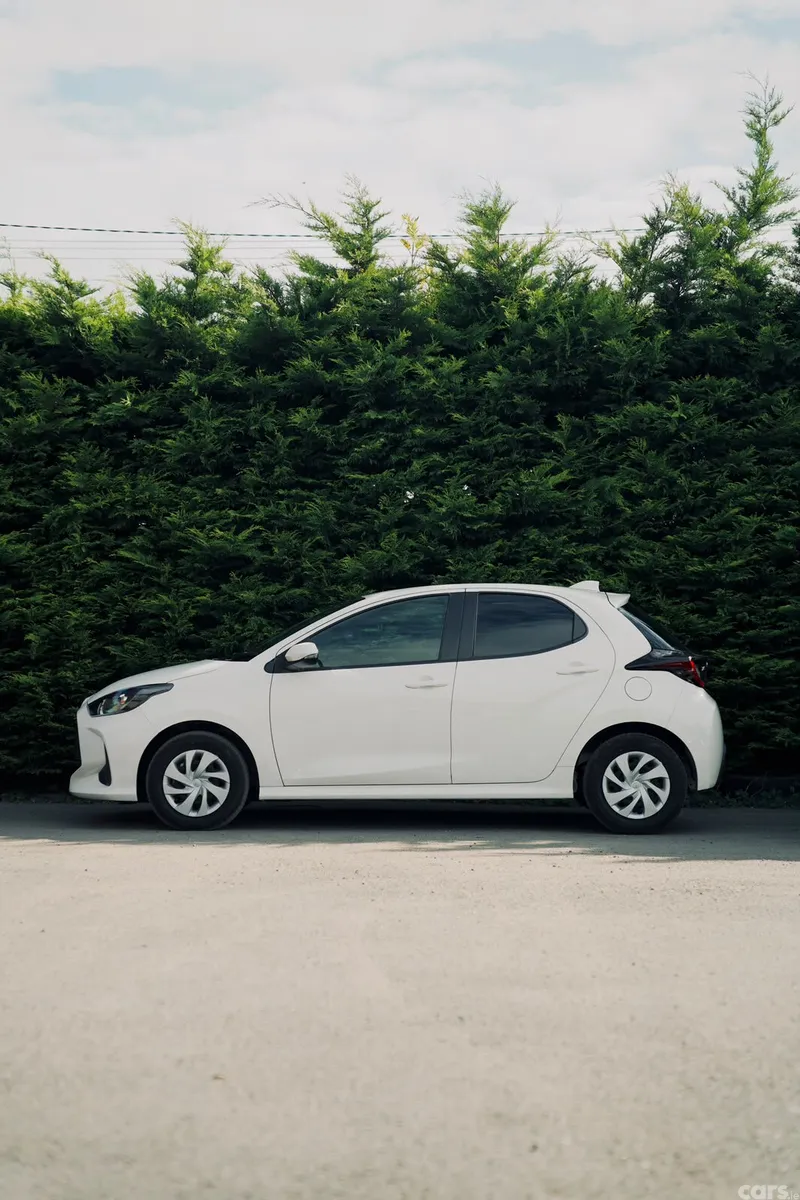 Toyota Yaris Hatchback, Petrol Hybrid, 2023, White