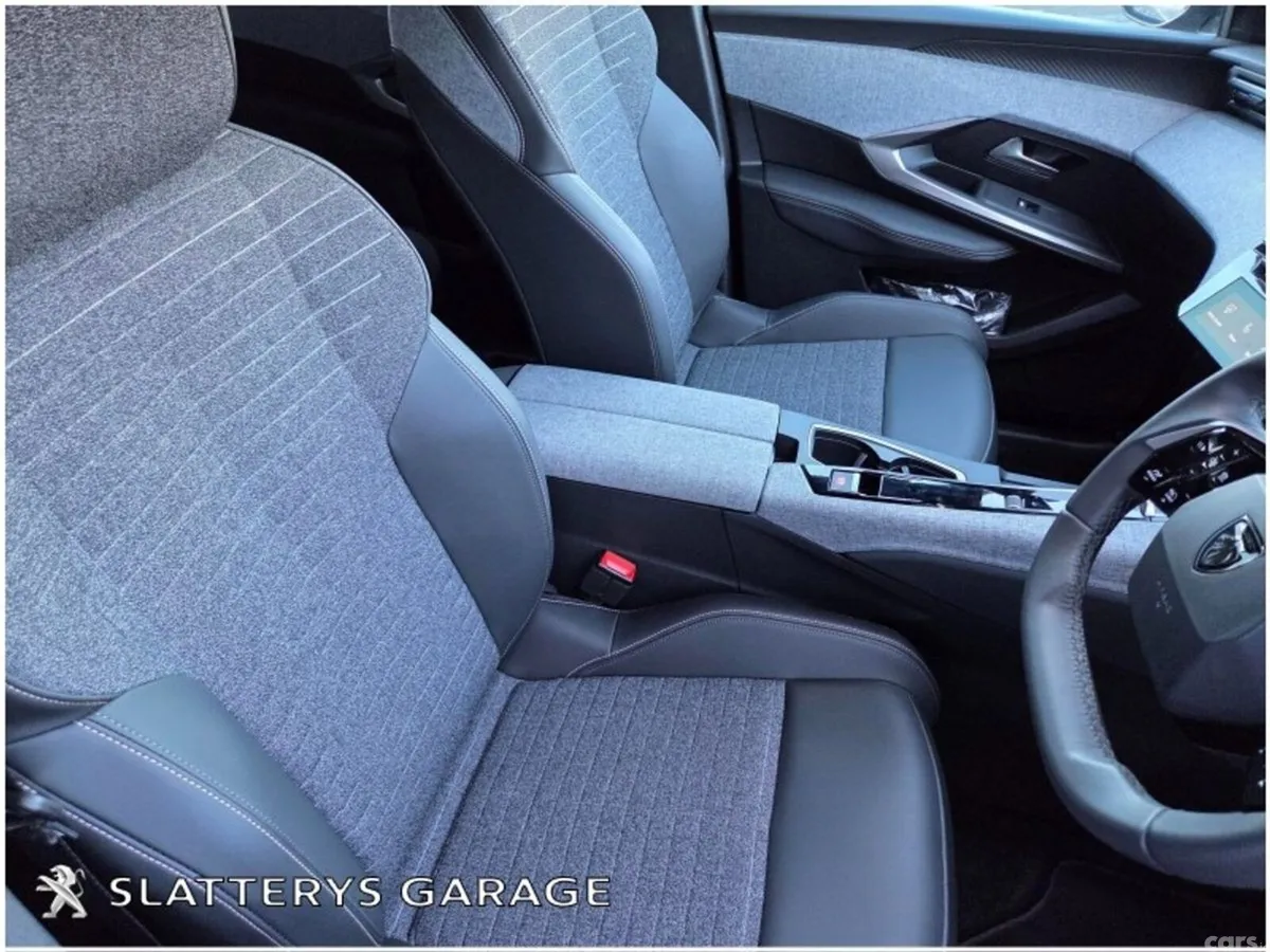 Peugeot 5008 SUV, Electric, 2026, Blue