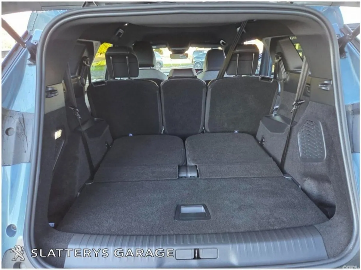 Peugeot 5008 SUV, Electric, 2026, Blue