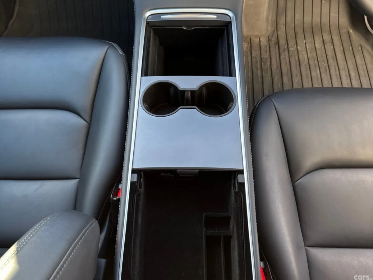 Tesla Model Y MPV, Electric, 2023, Blue