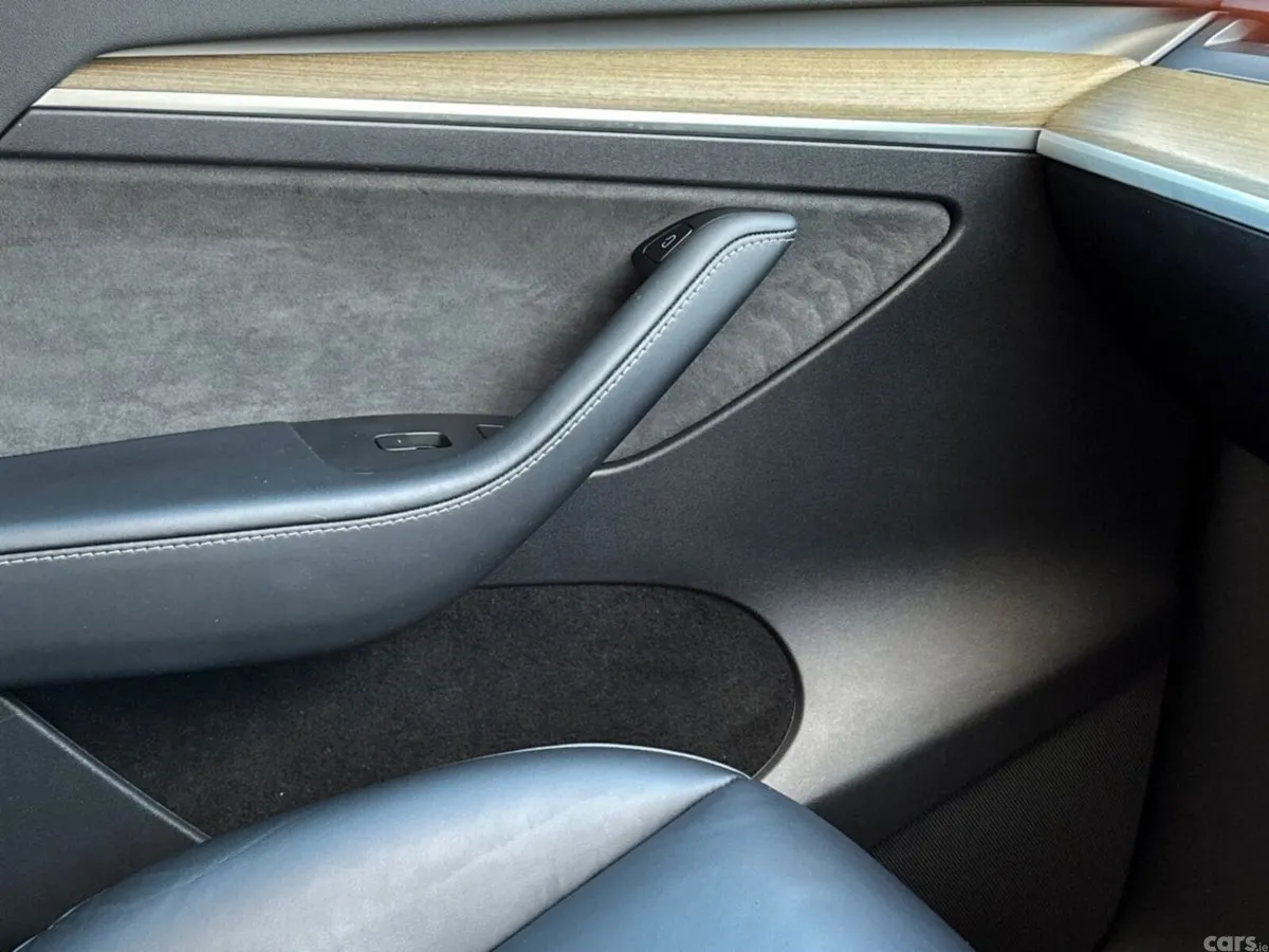 Tesla Model Y MPV, Electric, 2023, Blue