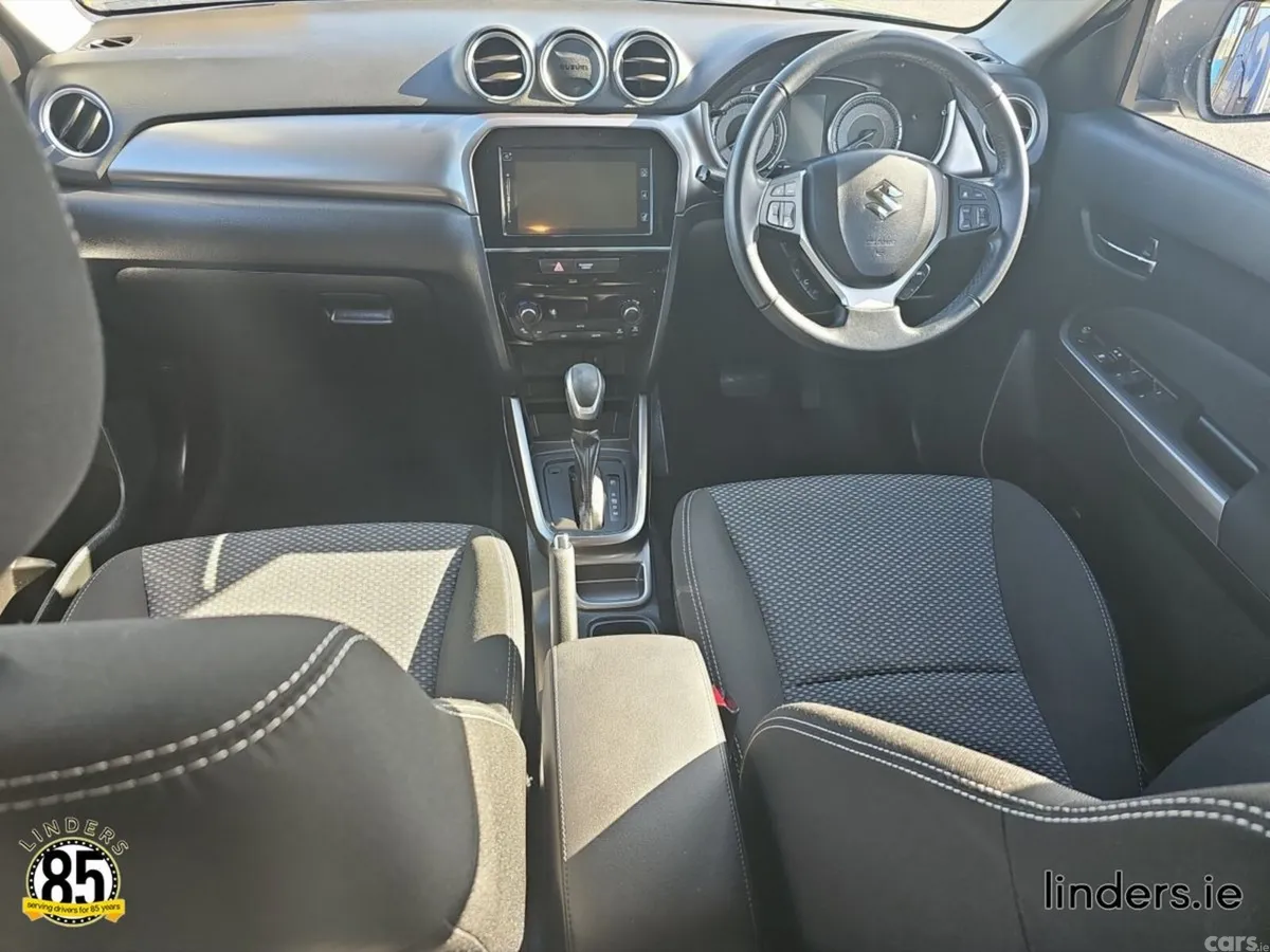 Suzuki Vitara SUV, Petrol Hybrid, 2023, Grey