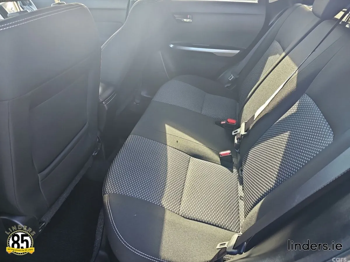 Suzuki Vitara SUV, Petrol Hybrid, 2023, Grey