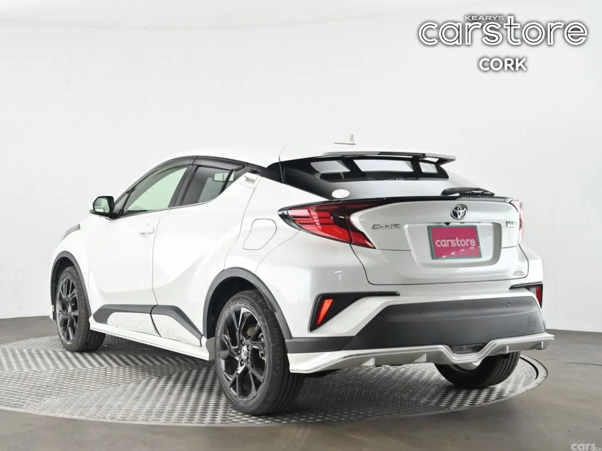 Toyota C-HR SUV, Petrol Hybrid, 2019, White