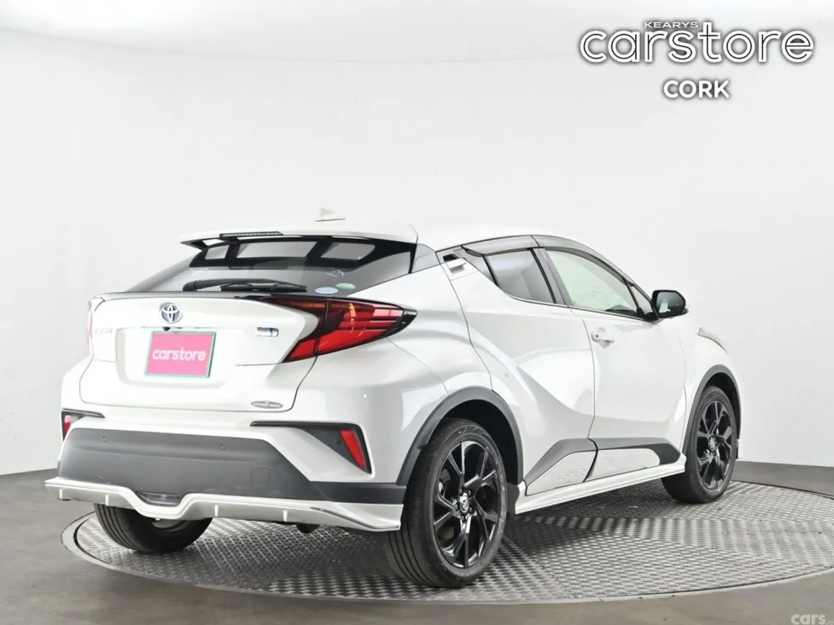 Toyota C-HR SUV, Petrol Hybrid, 2019, White