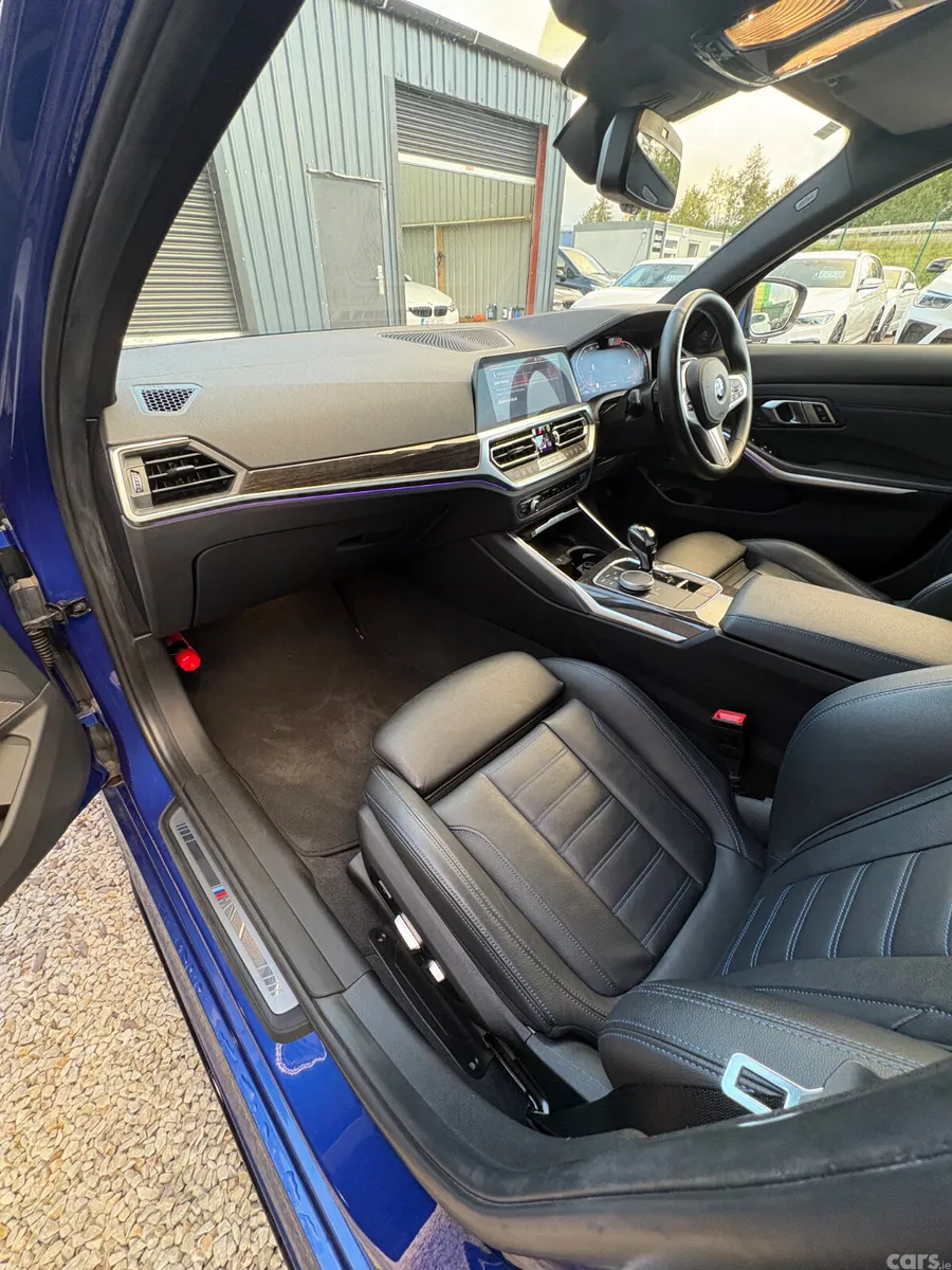 BMW 3-Series Saloon, Diesel, 2019, Blue