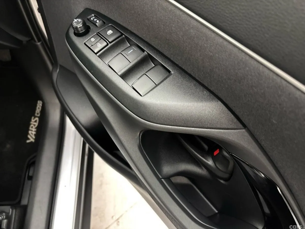 Toyota Yaris Cross Hatchback, Petrol Hybrid, 2026, Grey