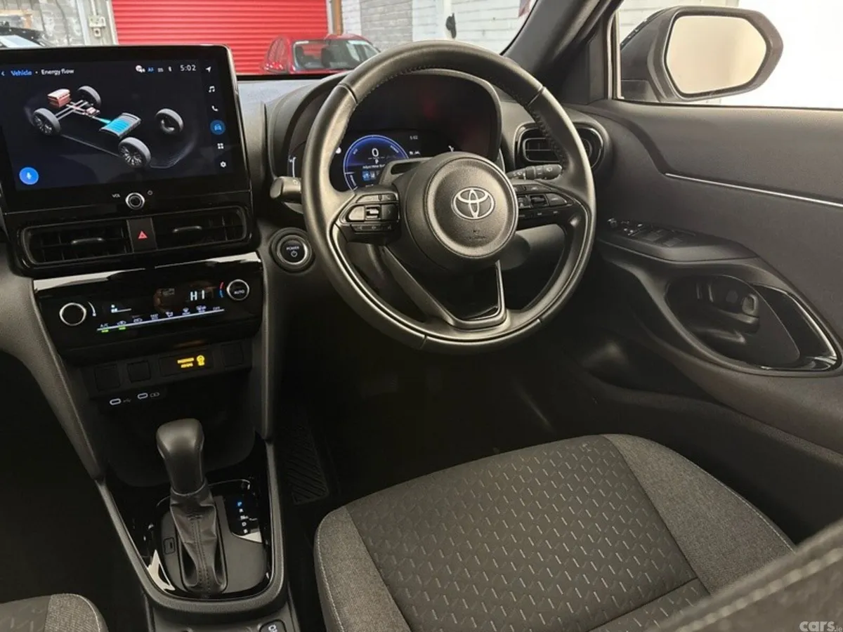 Toyota Yaris Cross Hatchback, Petrol Hybrid, 2026, Grey
