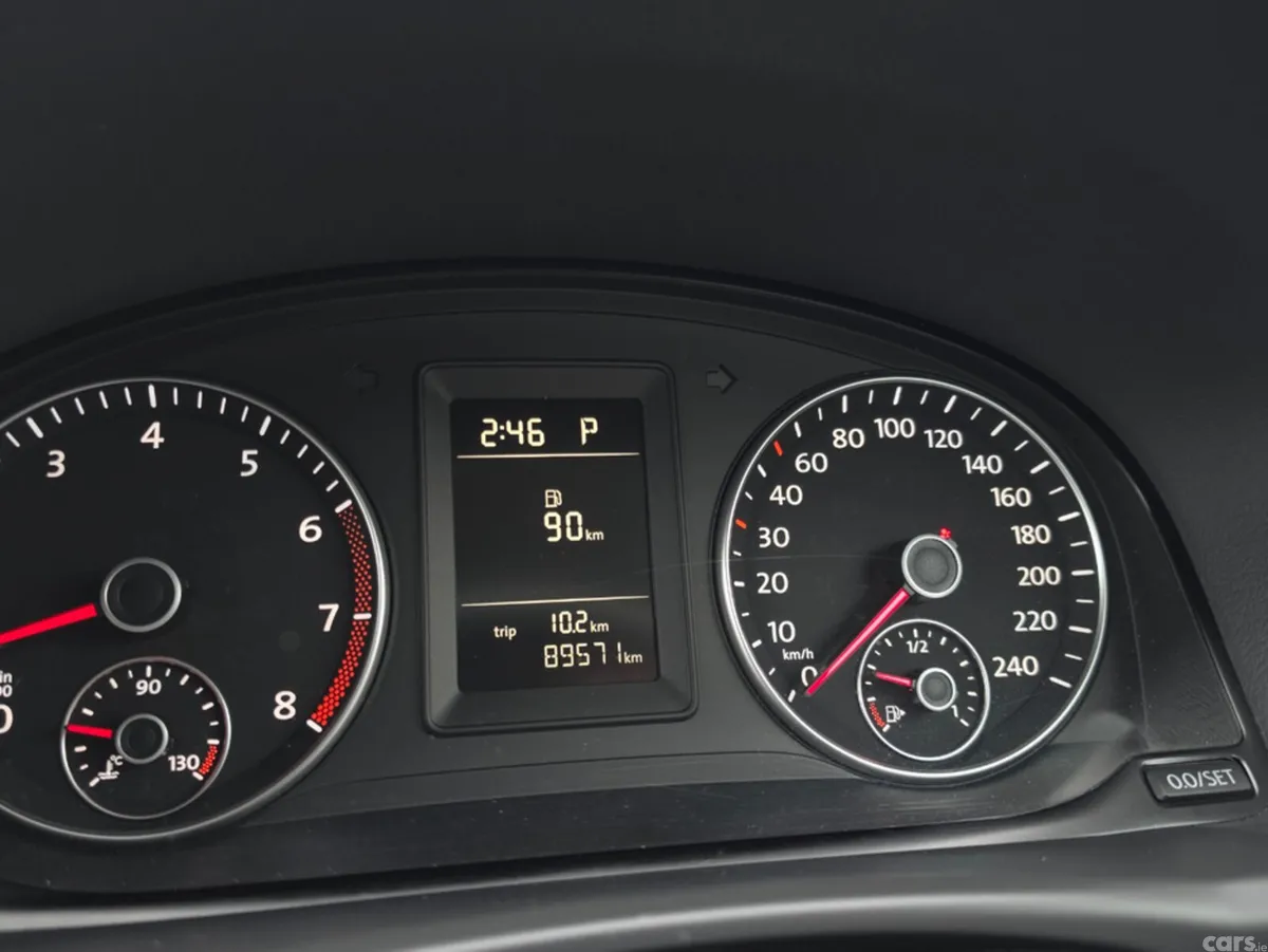 Volkswagen Touran MPV, Petrol, 2015, Black