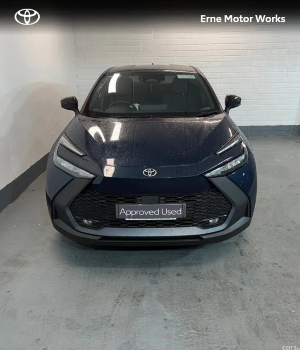 Toyota C-HR SUV, Petrol Hybrid, 2024, Blue