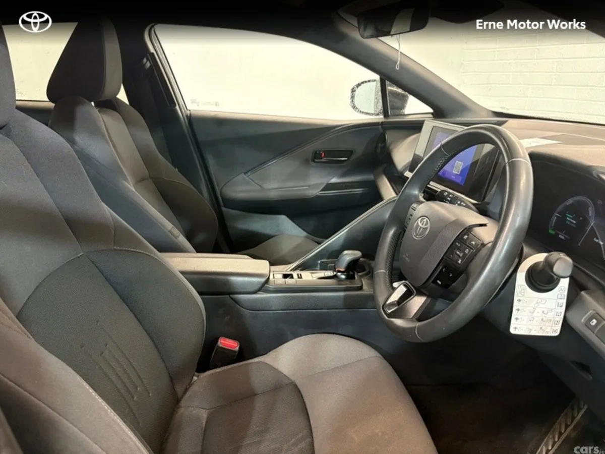 Toyota C-HR SUV, Petrol Hybrid, 2024, Blue