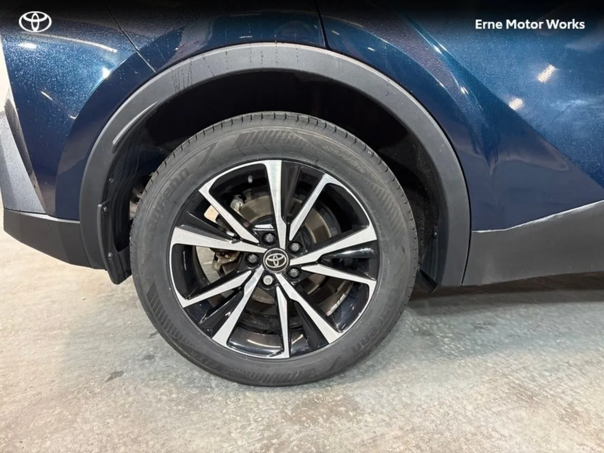 Toyota C-HR SUV, Petrol Hybrid, 2024, Blue