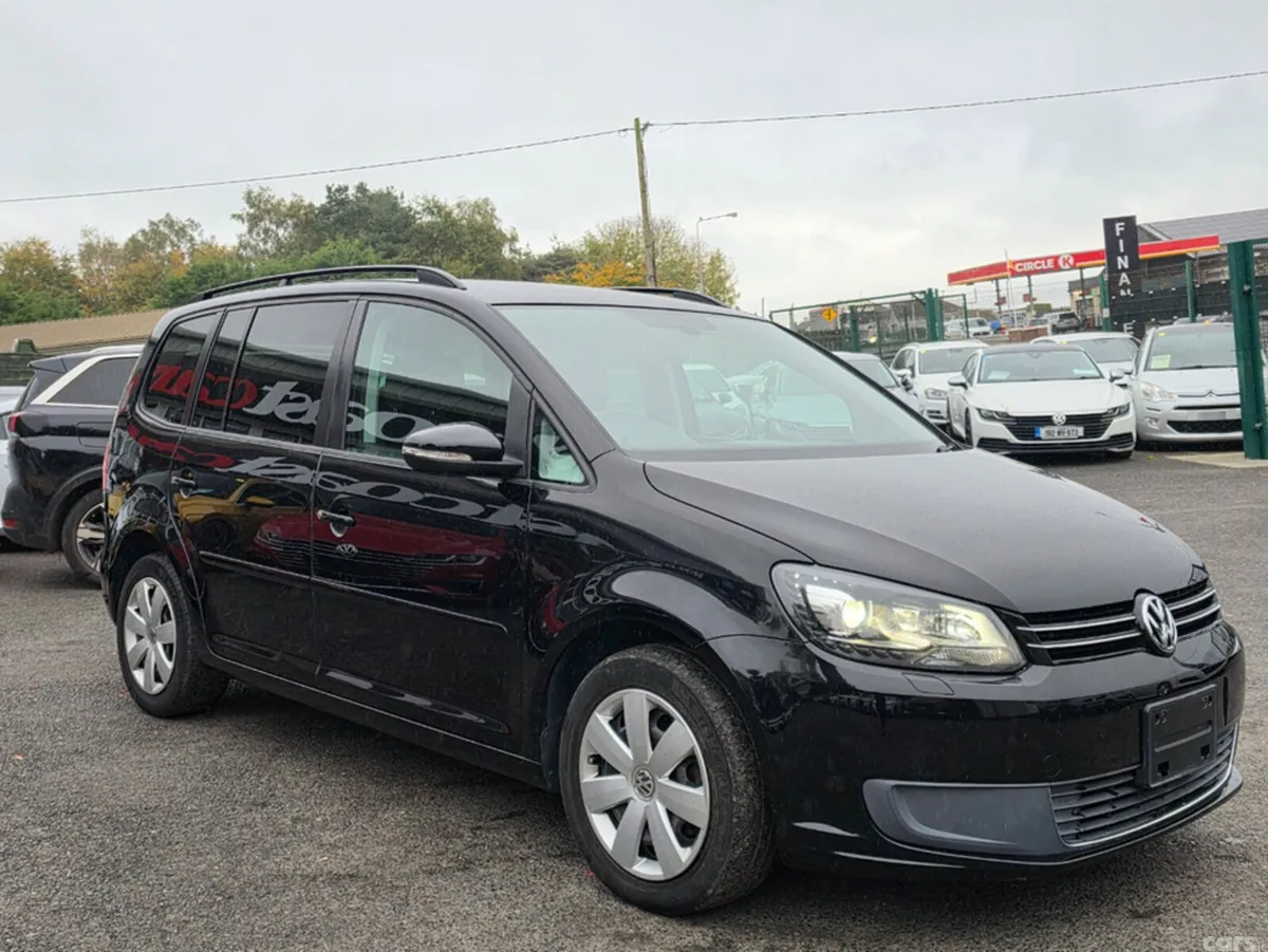 Volkswagen Touran MPV, Petrol, 2015, Black