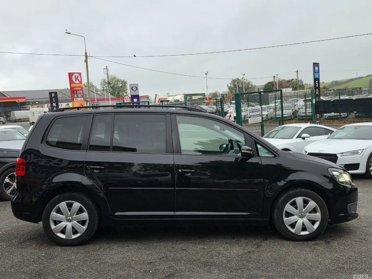 Volkswagen Touran MPV, Petrol, 2015, Black
