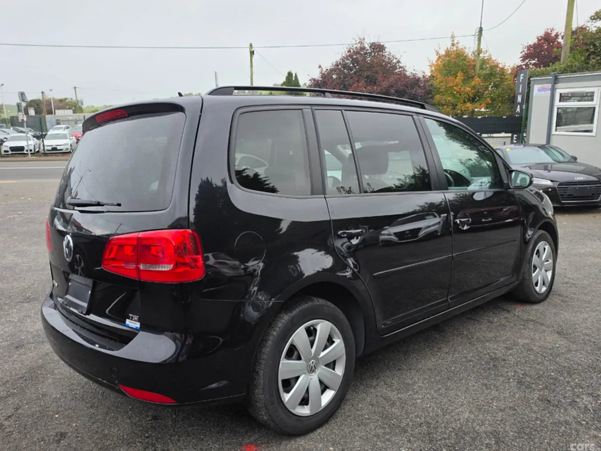 Volkswagen Touran MPV, Petrol, 2015, Black