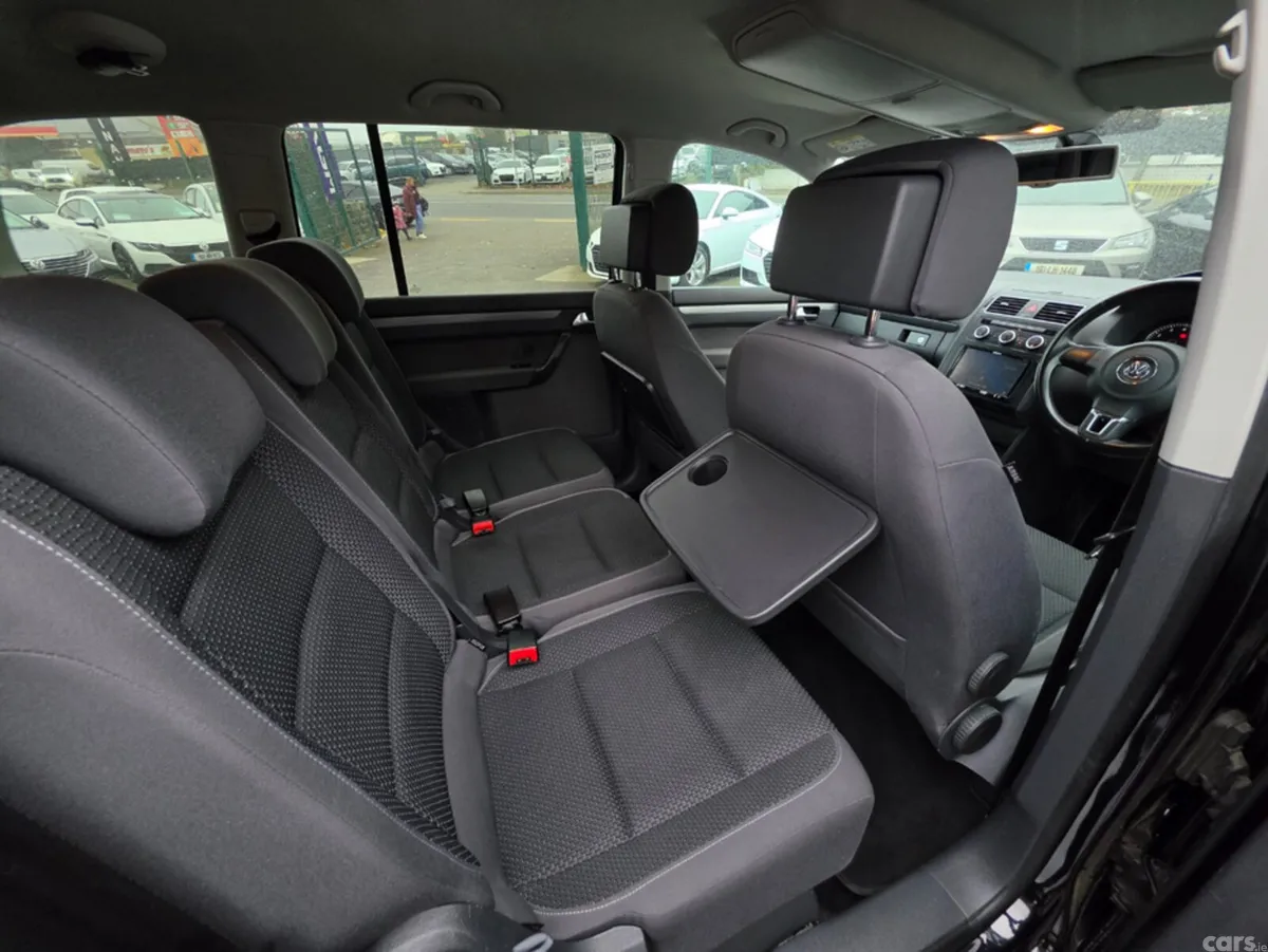 Volkswagen Touran MPV, Petrol, 2015, Black