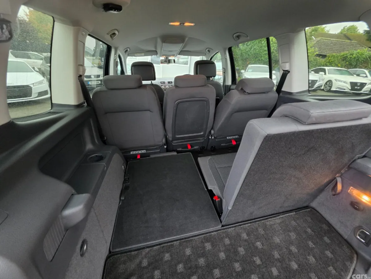 Volkswagen Touran MPV, Petrol, 2015, Black
