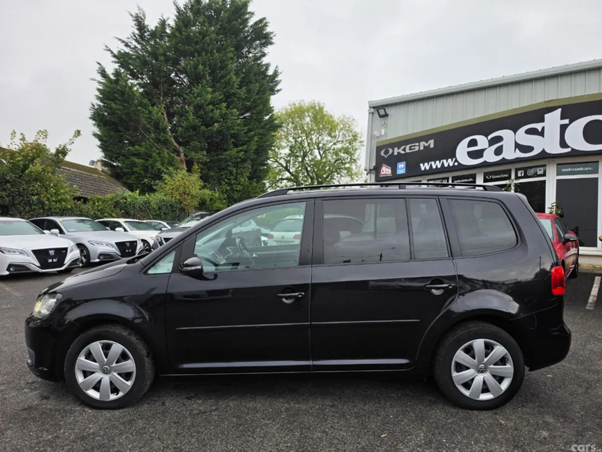 Volkswagen Touran MPV, Petrol, 2015, Black