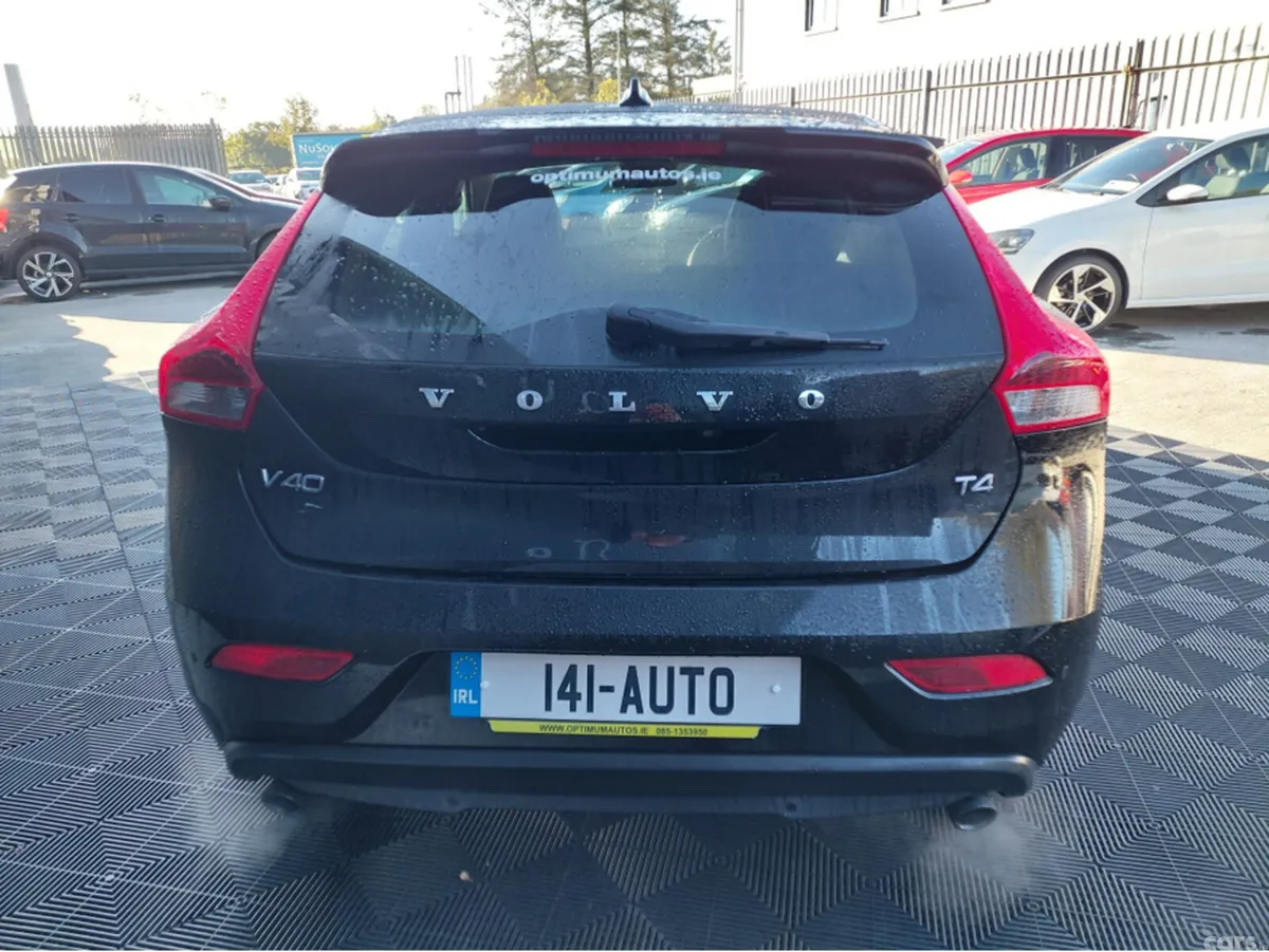 Volvo V40 Hatchback, Petrol, 2014, Black