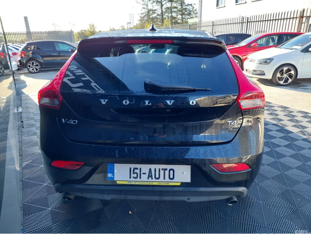 Volvo V40 Hatchback, Petrol, 2015, Black