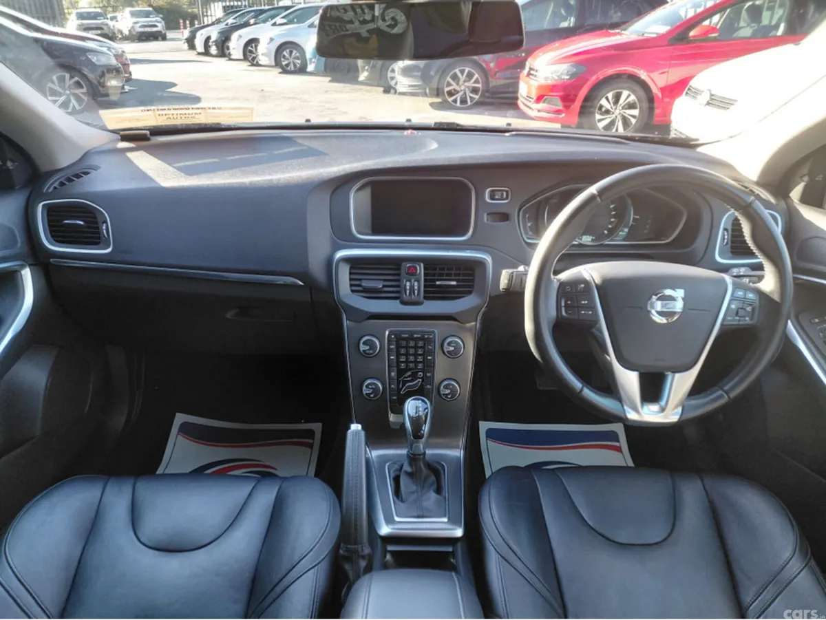 Volvo V40 Hatchback, Petrol, 2014, Black