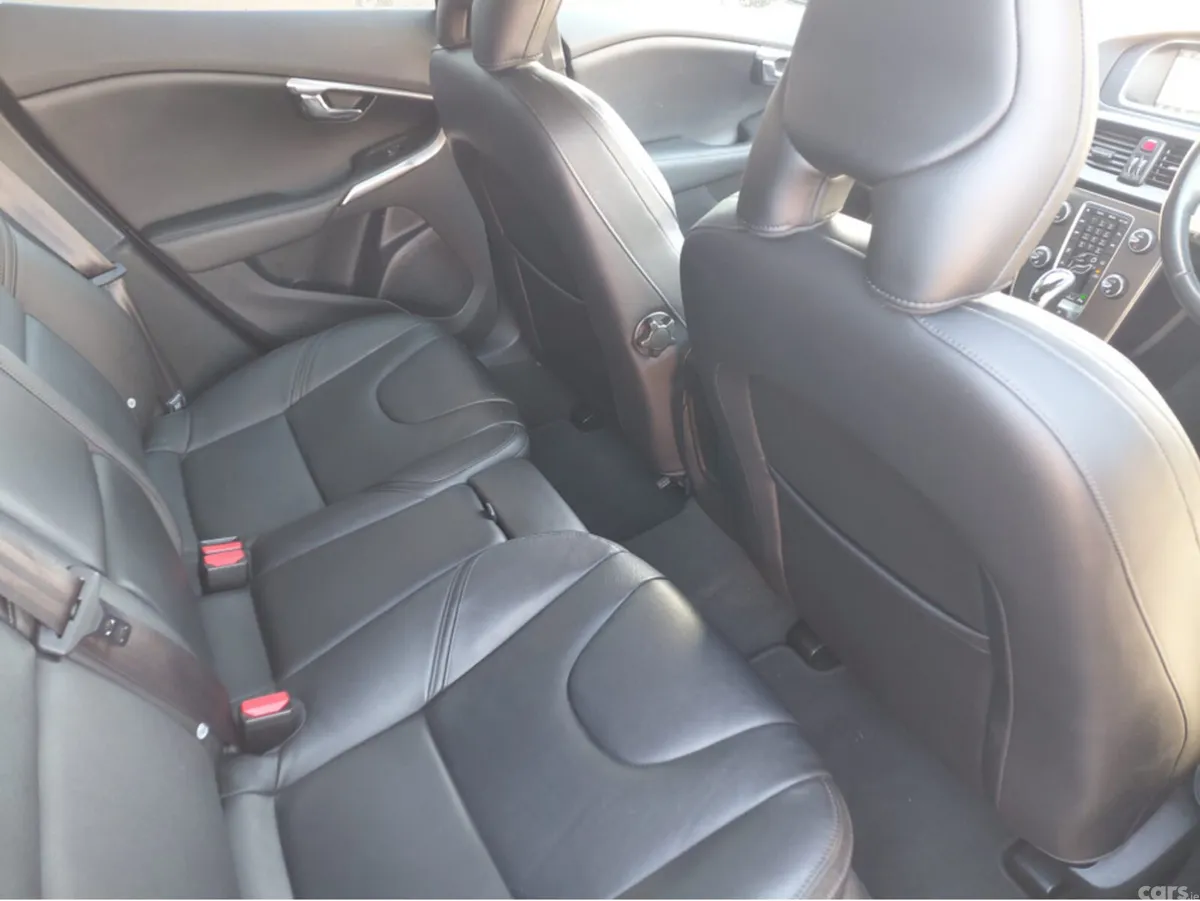 Volvo V40 Hatchback, Petrol, 2014, Black