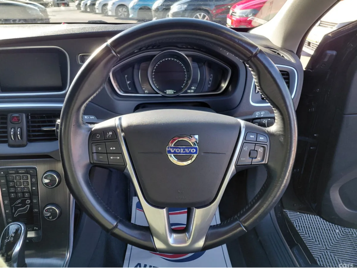 Volvo V40 Hatchback, Petrol, 2015, Black