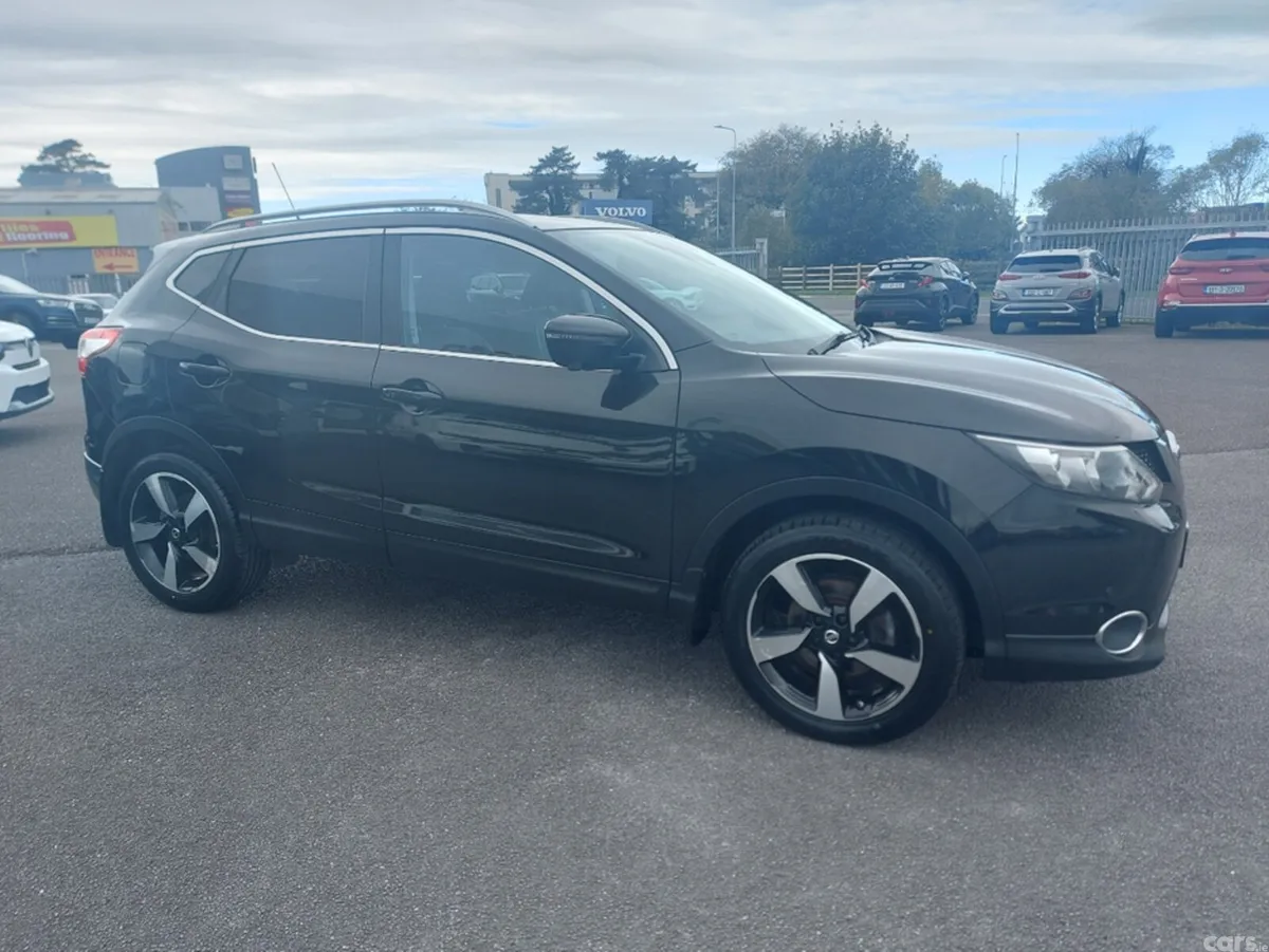 Nissan Qashqai MPV, Diesel, 2017, Black