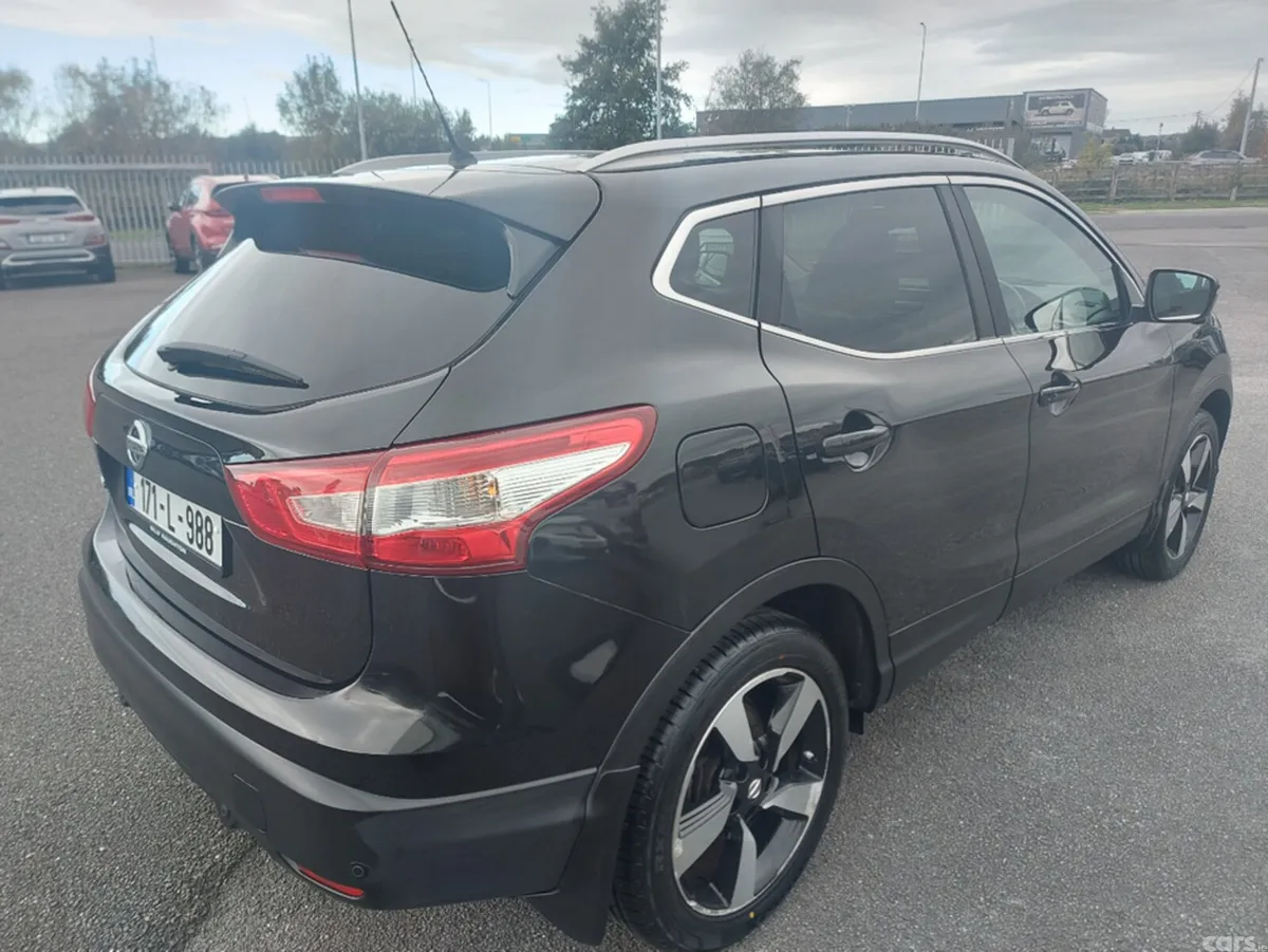 Nissan Qashqai MPV, Diesel, 2017, Black