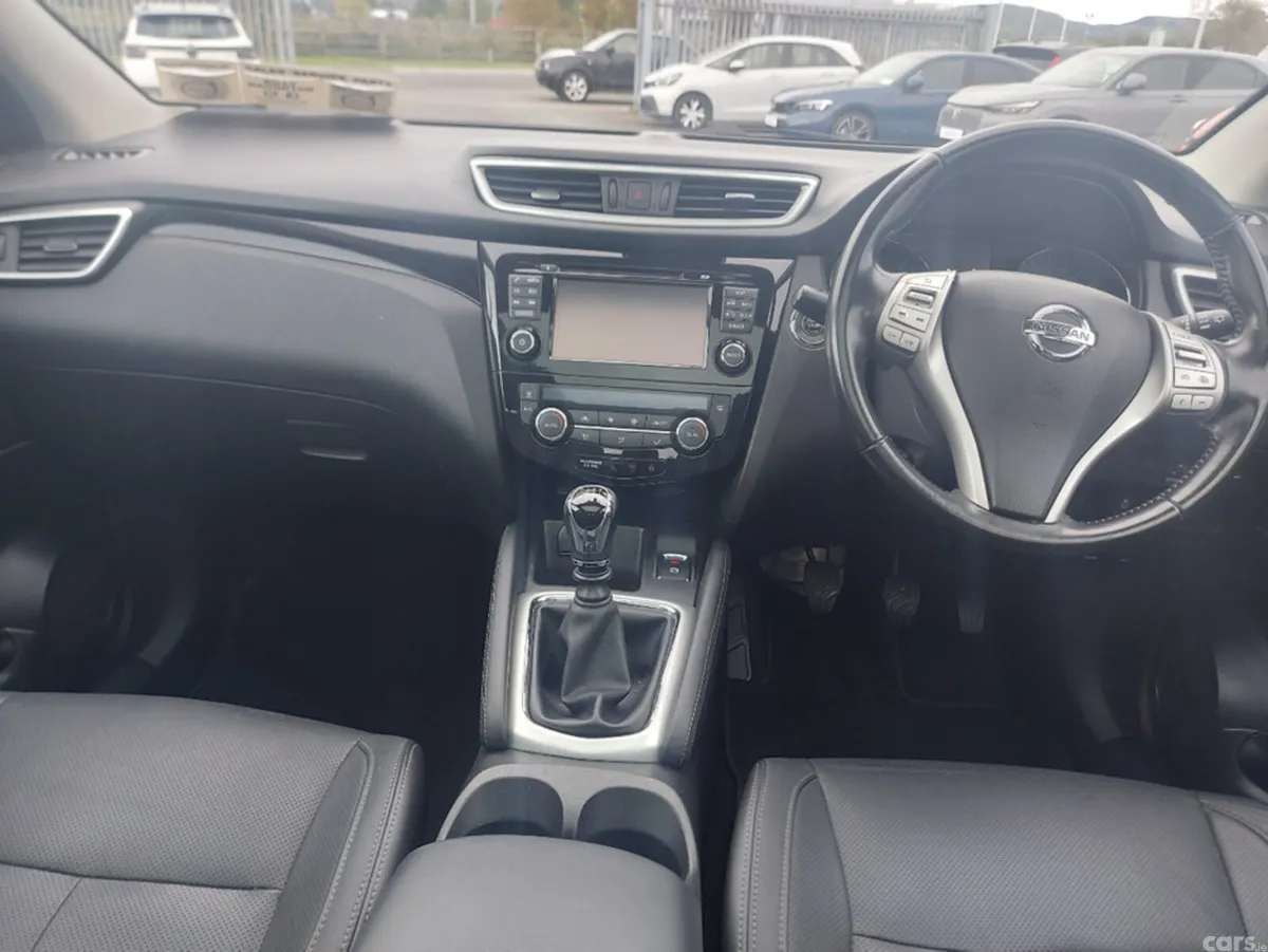 Nissan Qashqai MPV, Diesel, 2017, Black