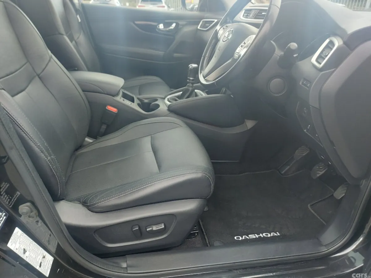 Nissan Qashqai MPV, Diesel, 2017, Black