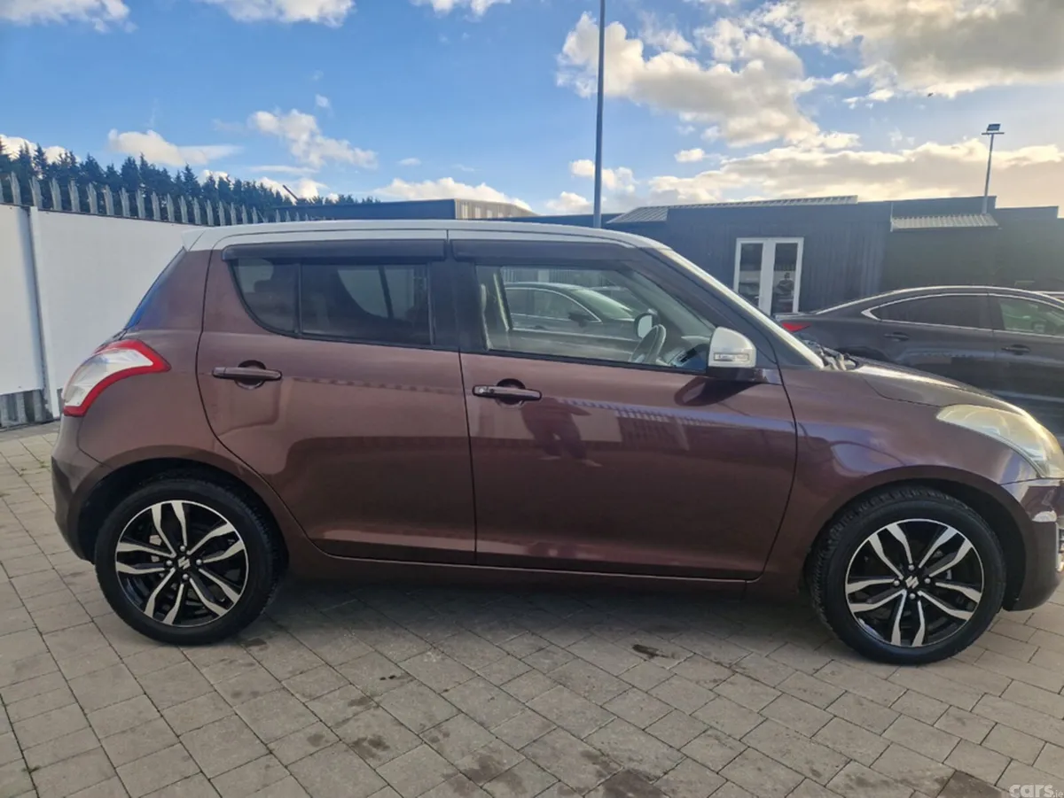Suzuki Swift Hatchback, Petrol, 2016, Brown