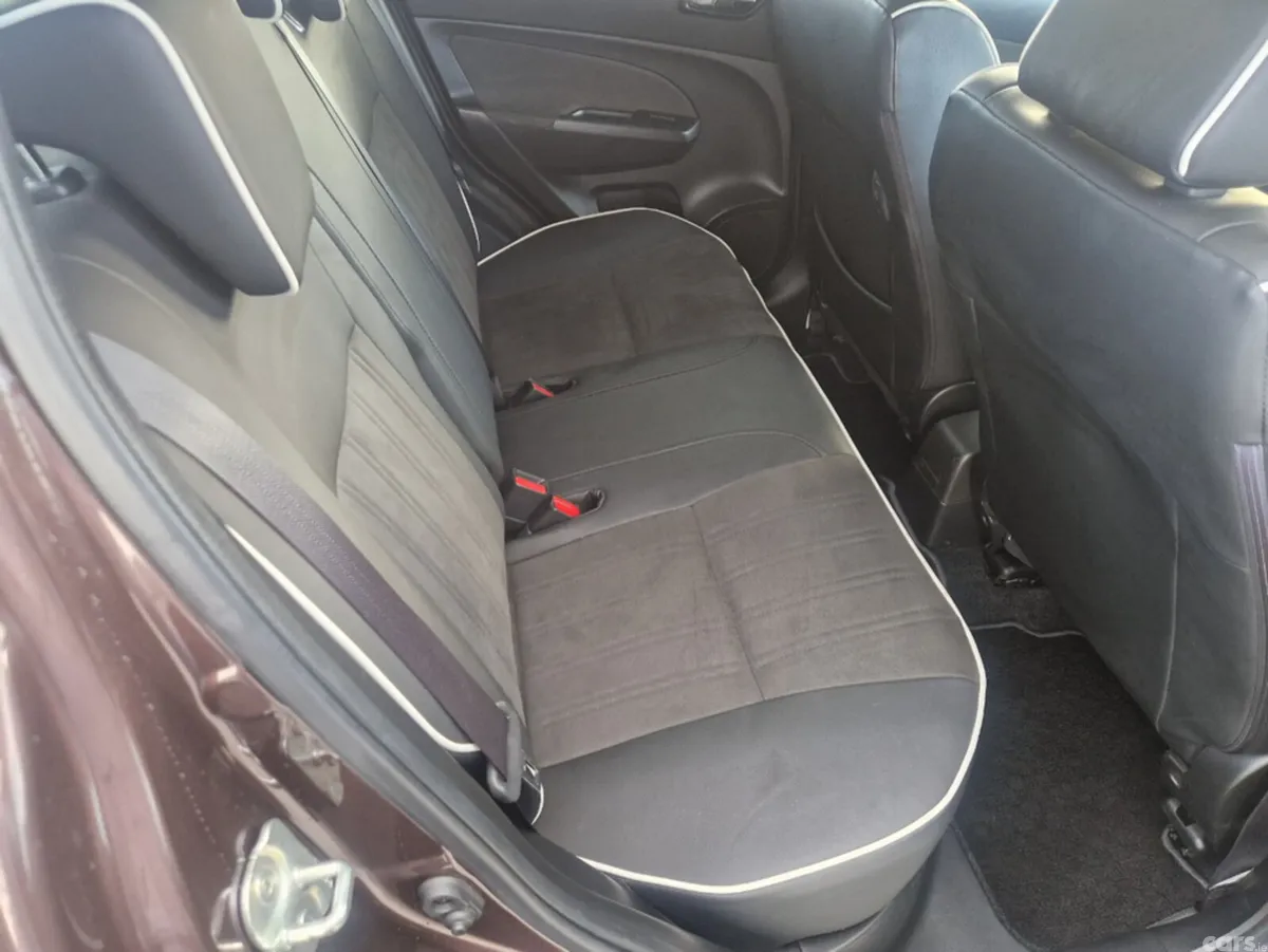 Suzuki Swift Hatchback, Petrol, 2016, Brown