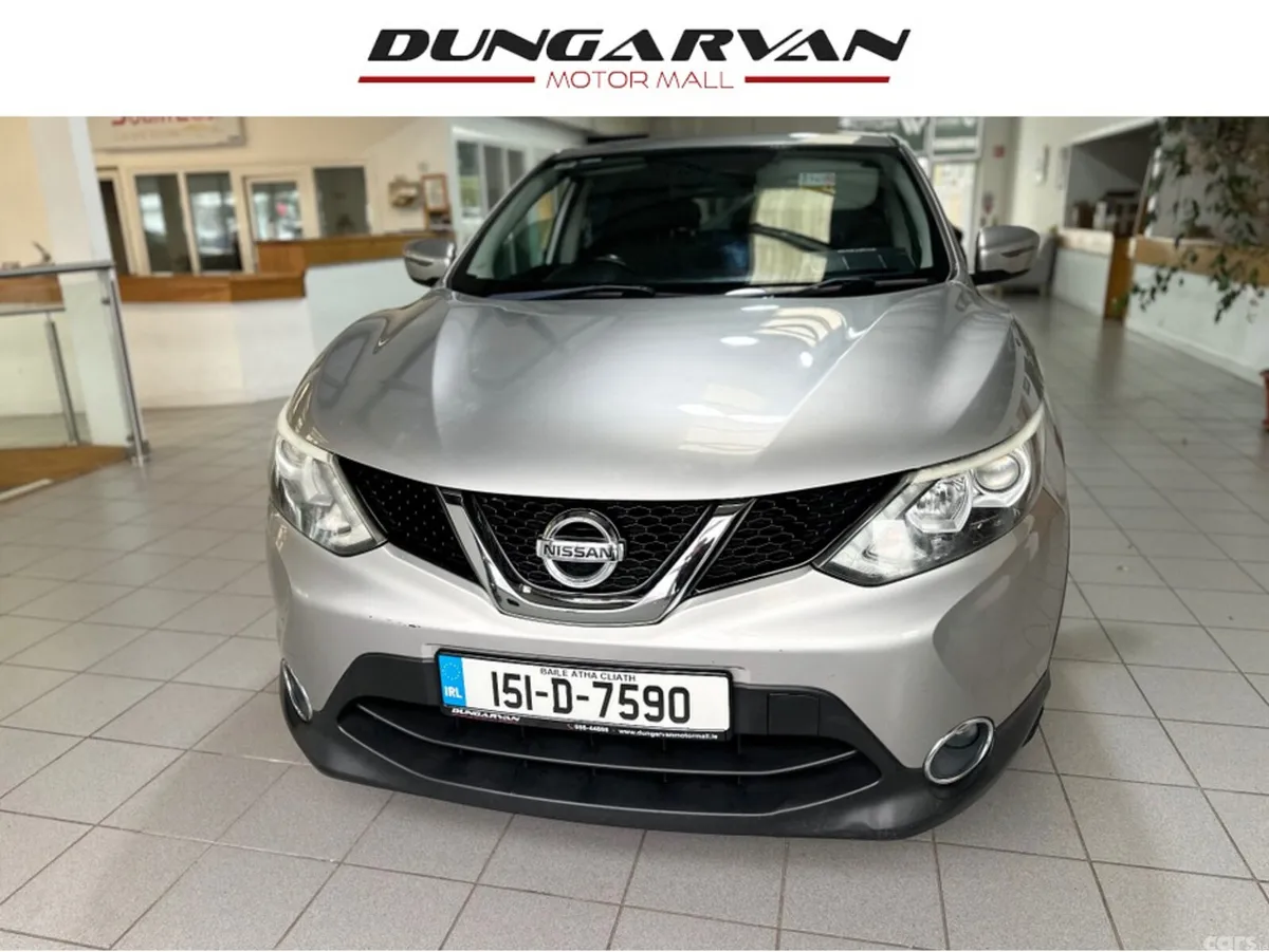 Nissan Qashqai MPV, Petrol, 2015, Silver
