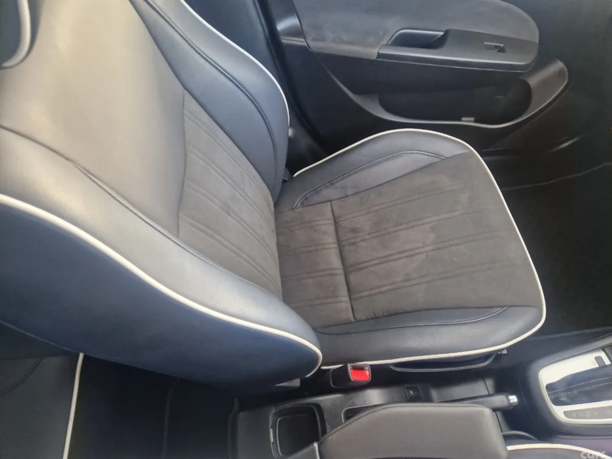 Suzuki Swift Hatchback, Petrol, 2016, Brown