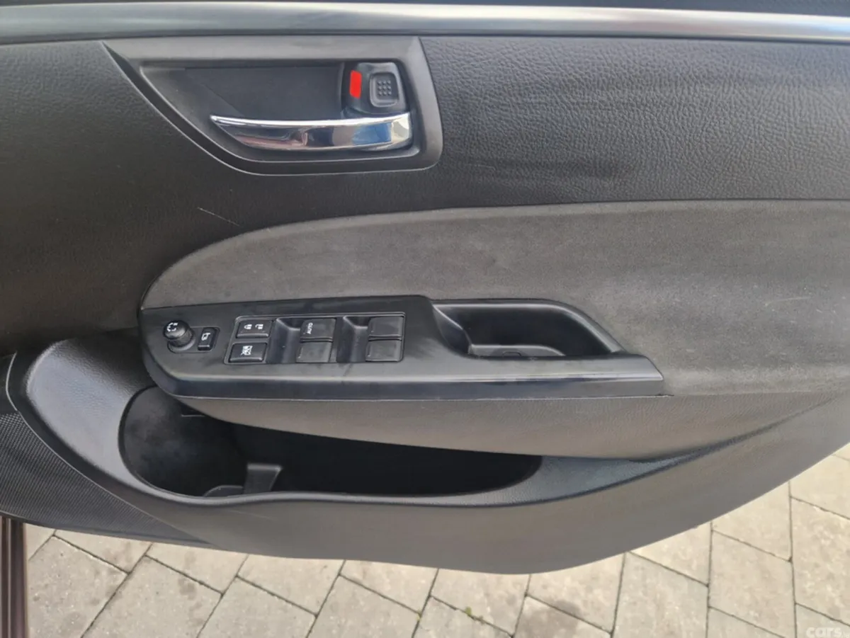 Suzuki Swift Hatchback, Petrol, 2016, Brown