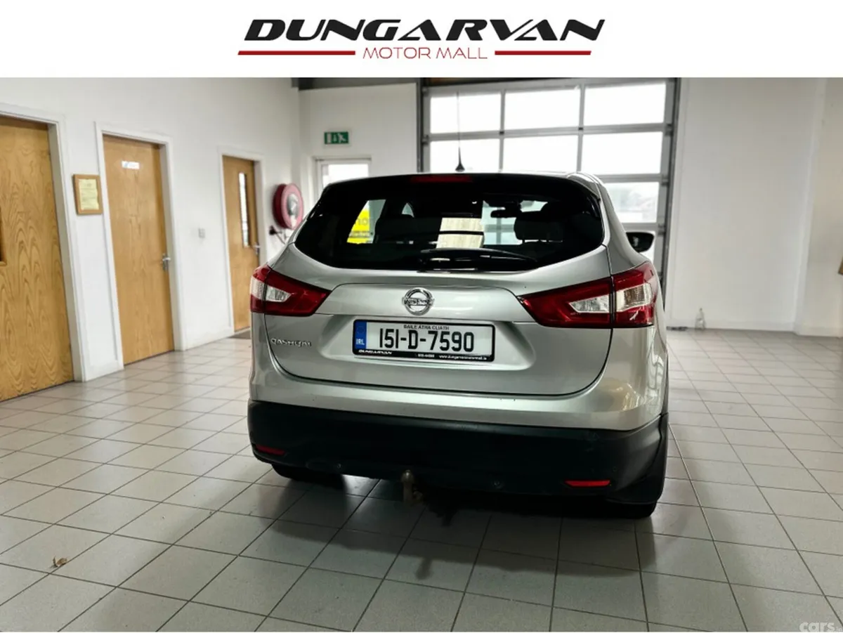 Nissan Qashqai MPV, Petrol, 2015, Silver