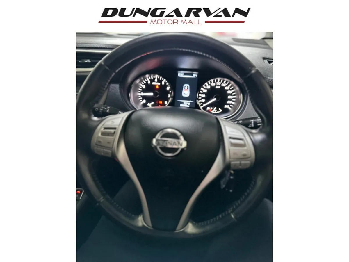 Nissan Qashqai MPV, Petrol, 2015, Silver